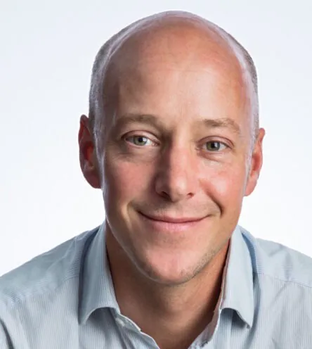 Alasdair Harris headshot.