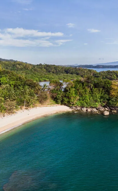 Aplaya-Munti_Puerto-Galera-©-Gary-Lotter-BlueFinance1