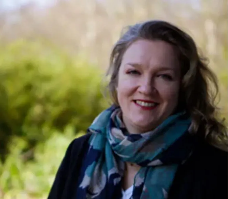 Louise Heaps headshot